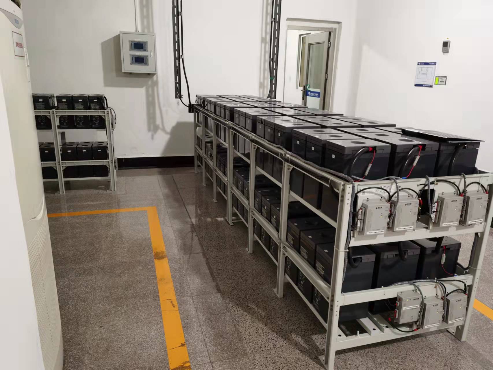 平博pinnacleups电源如何根据主机功率和待机时间计算电池容量？